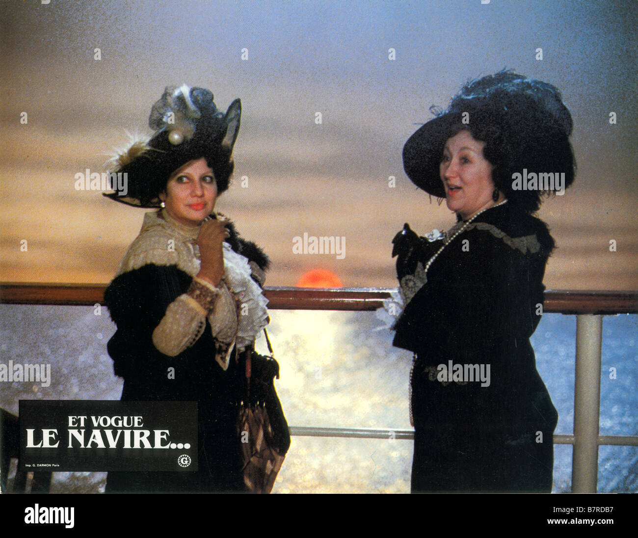 E la nave va And the Ship Sails On Year 1983 Italy / France Director Frederico Fellini Stock E la nave va And the Ship Sails On Year 1983 Italy / France Director Frederico Fellini Stock