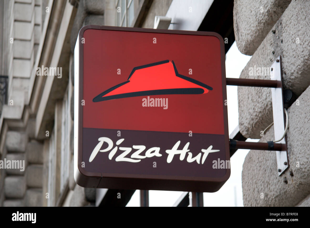 Pizza hut restaurant street hires stock photography and images Alamy