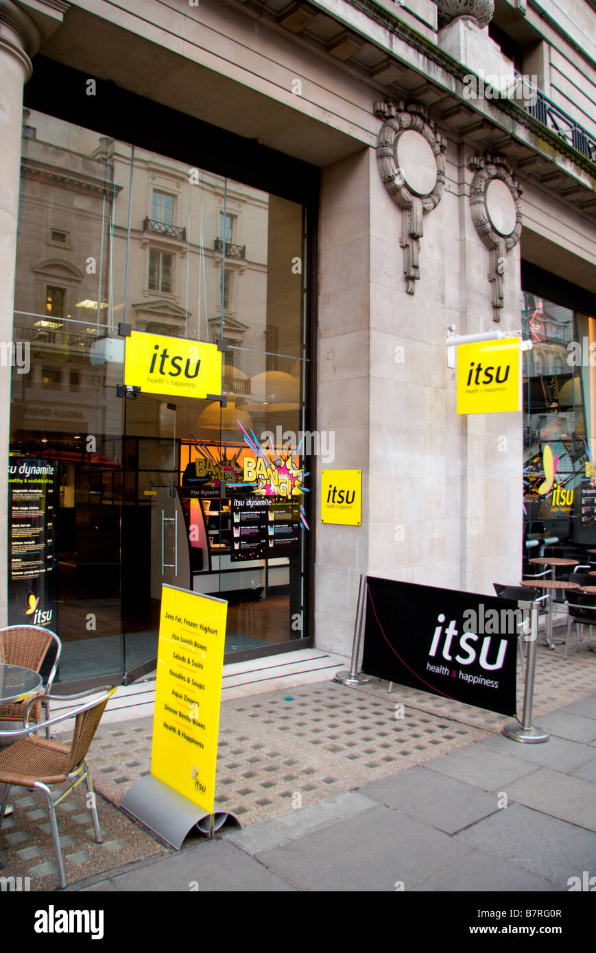 The entrance to the Itsu health food restaurant/shop on Lower Regents Street, London. Jan 2009 Stock Photo