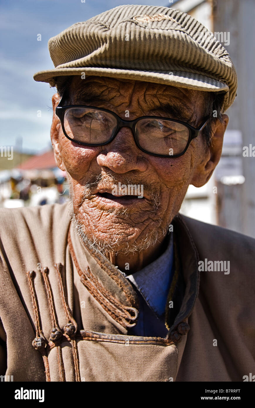 Old Mongolian people, dressed in a traditional way, Tsetserleg, Mongolia. Stock Photo