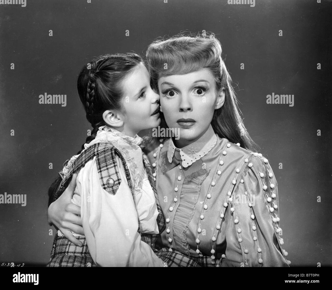 Le chant du Missouri Meet Me in St. Louis  Year: 1944 USA Judy Garland, Margaret O'Brien  Director: Vincente Minnelli Stock Photo