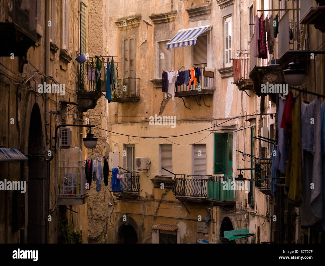 Hanging laundry naples italy hires stock photography and images Alamy