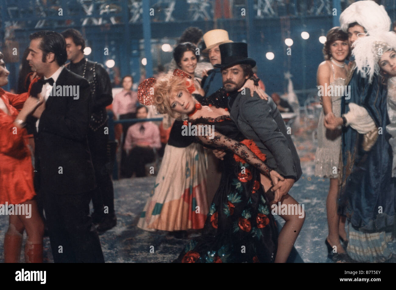 A Mezzanotte Va La Ronda Del Piacere Year 1975 Italy Monica Vitti Stock Photo Alamy