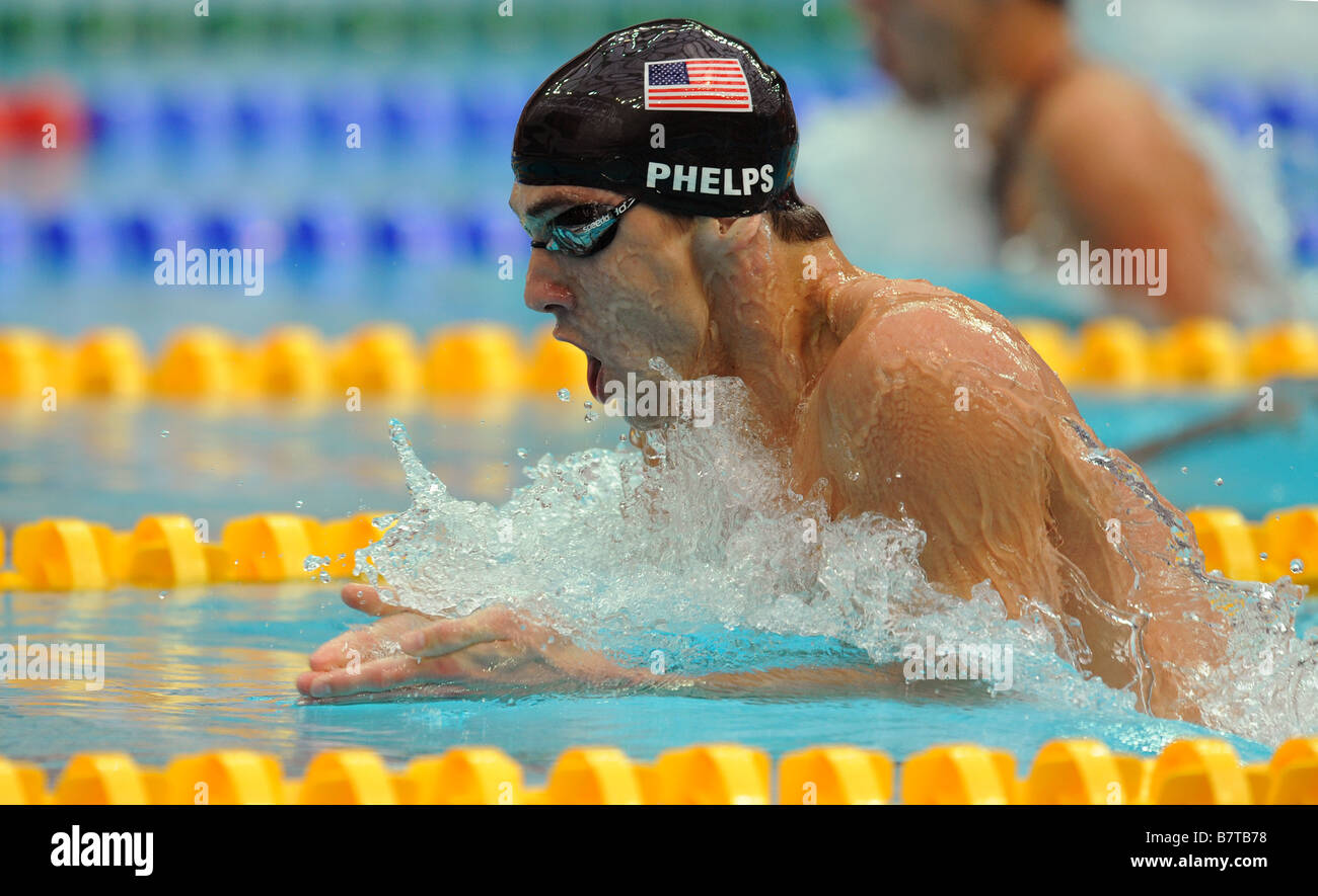 Michael Phelps swimming breaststroke at the Beijing Olympic Games Stock Photo