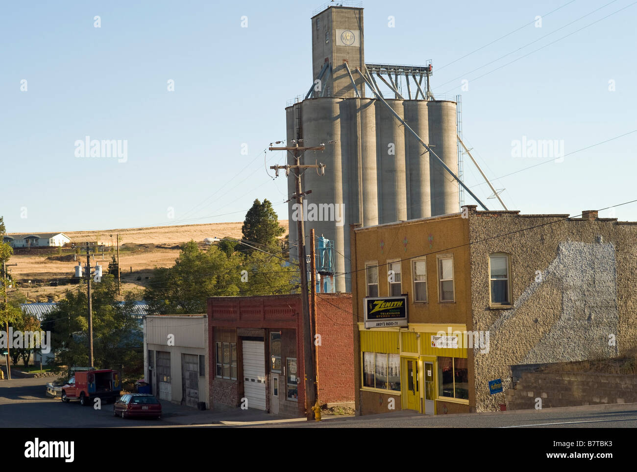 Grain elevator Moro Oregon USA Stock Photo Alamy