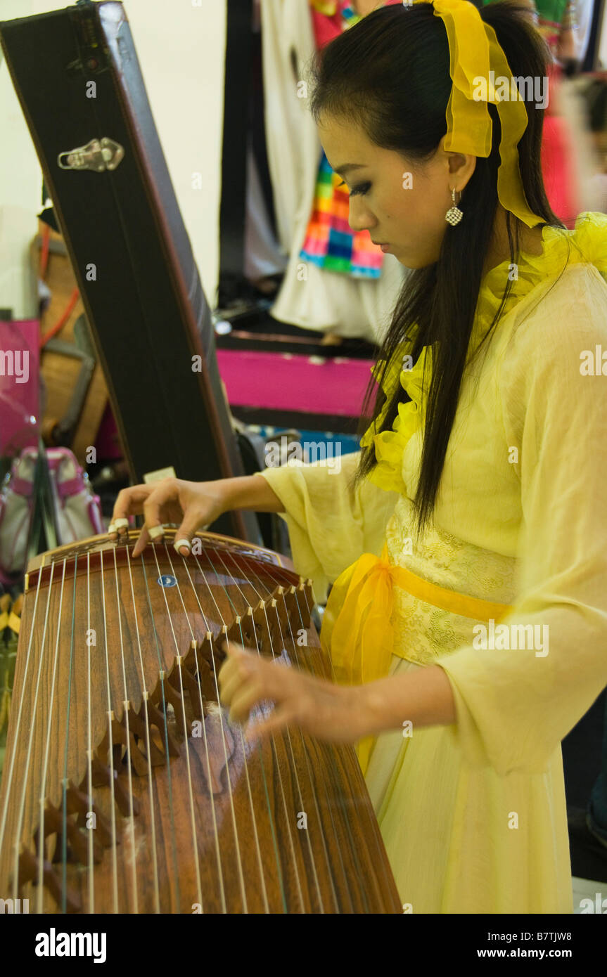 Guzheng hires stock photography and images Alamy
