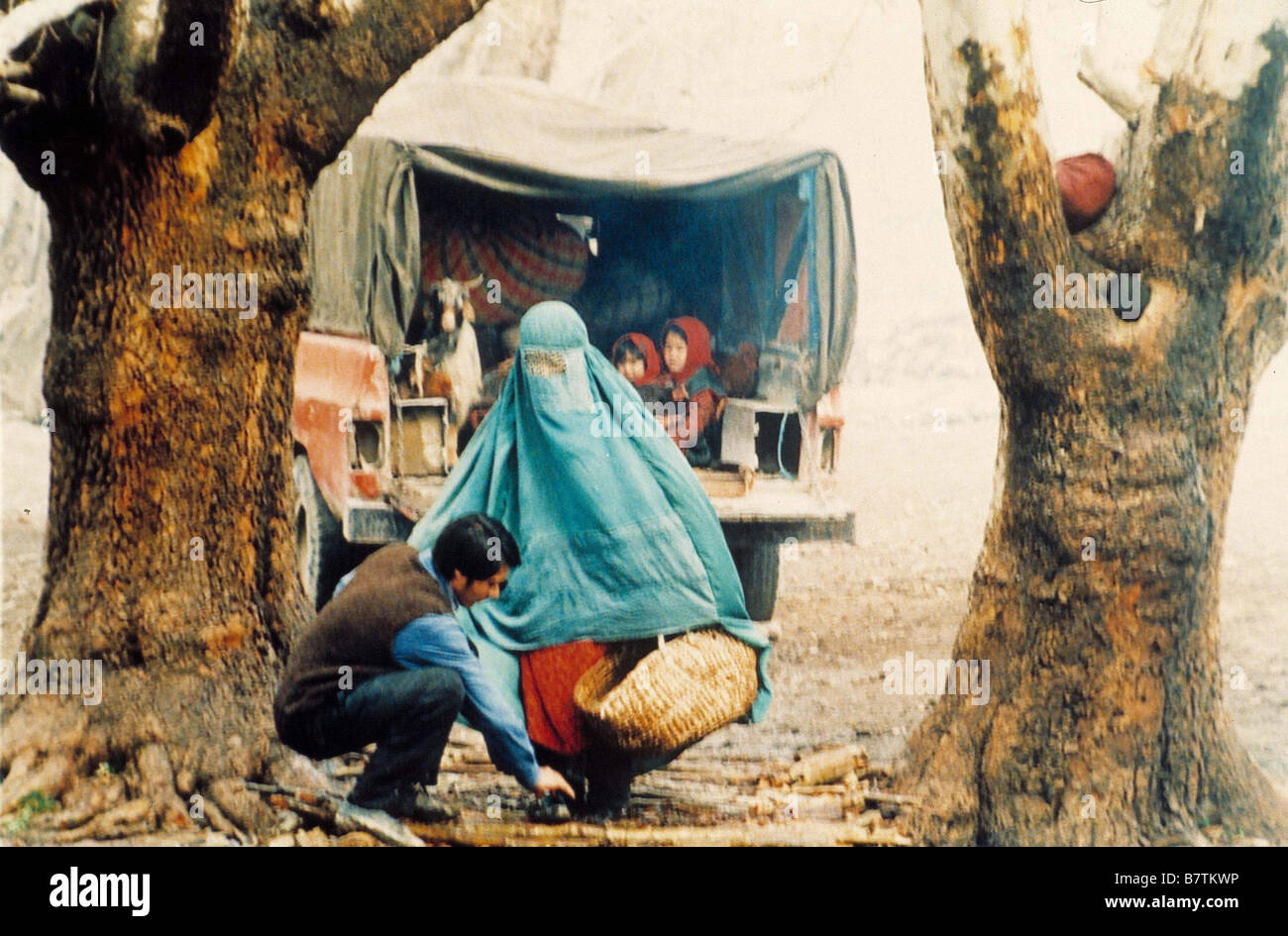 Le Secret de Baran Baran  Year: 2001 - iran Zahra Bahrami sur le tournage on the set  Director: Majid Majidi Iran 2004 Stock Photo
