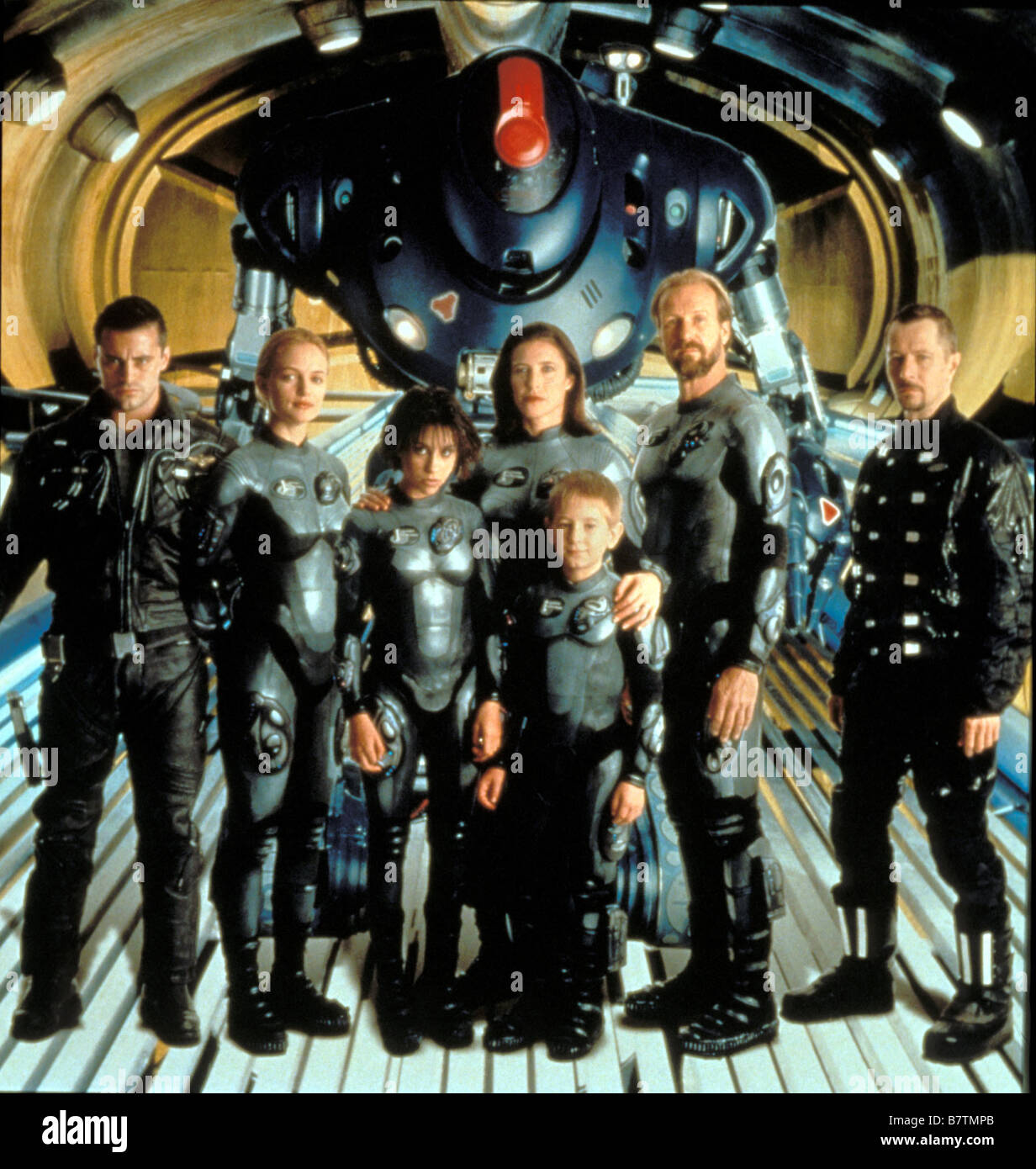 Lost in Space  Year: 1998 USA William Hurt, Lacey Chabert, Mimi Rogers, Jack Johnson, Heather Graham, Gary Oldman, Matt LeBlanc  Director: Stephen Hopkins Stock Photo