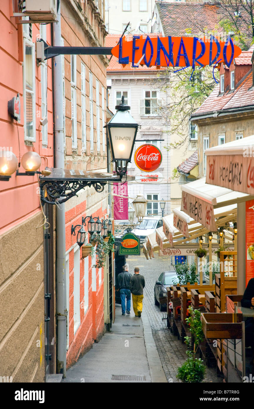 Rainy day village shops hi-res stock photography and images - Alamy