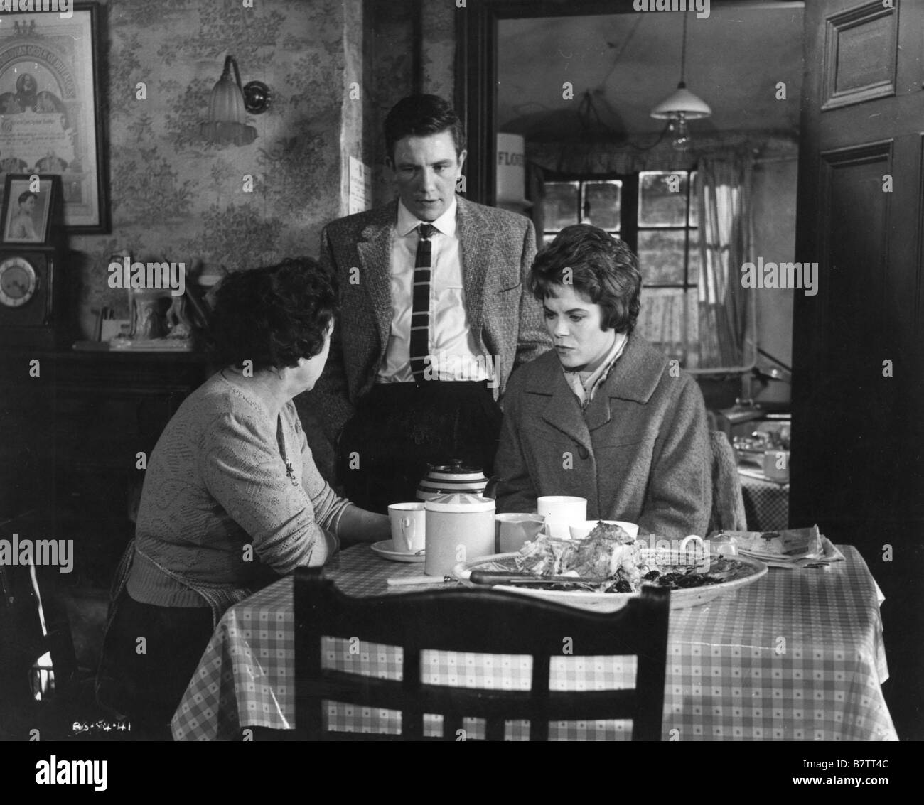 Saturday Night and Sunday Morning Year: 1960 UK Director: Karel Reisz ...