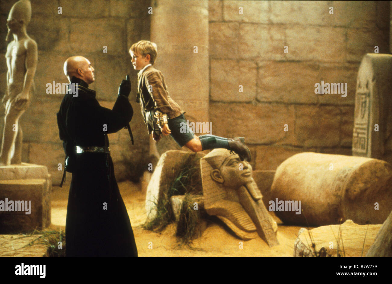 The Mummy Year: 1999 USA Director: Stephen Sommers Arnold Vosloo Stock ...