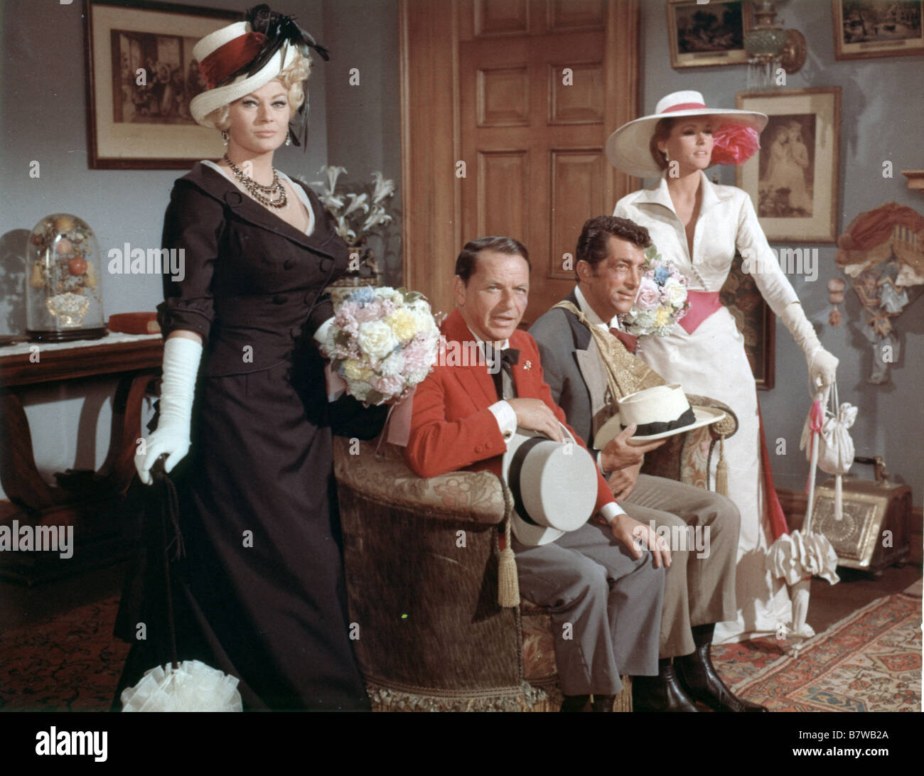 4 for Texas  Four for Texas Year: 1963 USA Director: Robert Aldrich Frank  Sinatra, Dean Martin,Anita Ekberg, Ursula Andress Stock Photo - Alamy