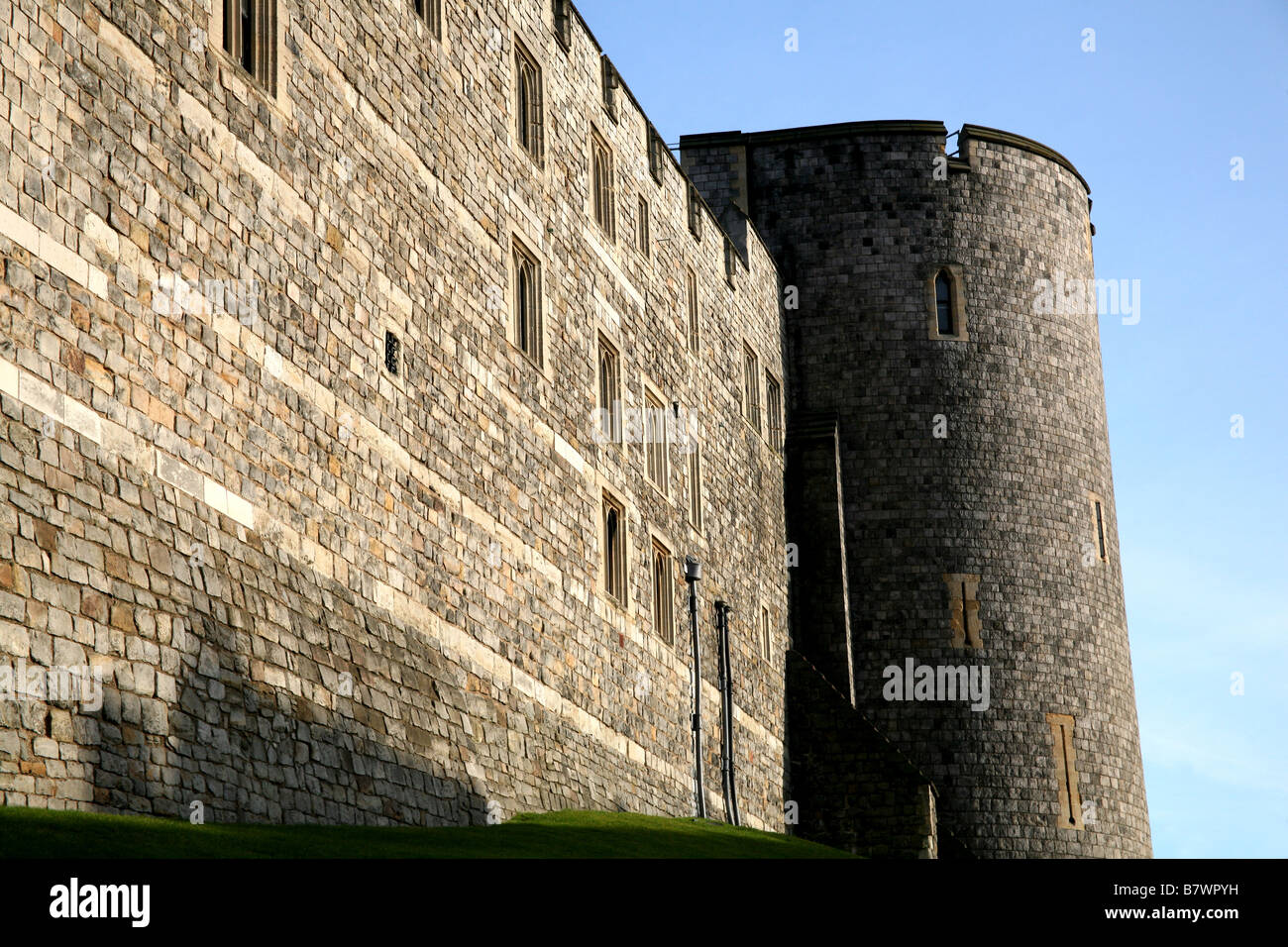 Castle wall crenellation hi-res stock photography and images - Alamy