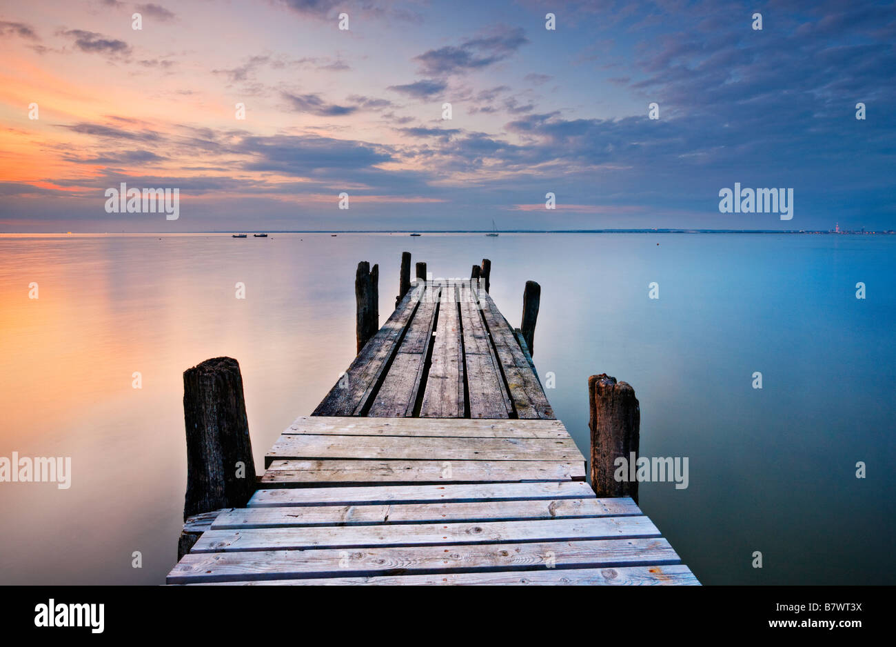 The Solent from Binstead beach Stock Photo - Alamy