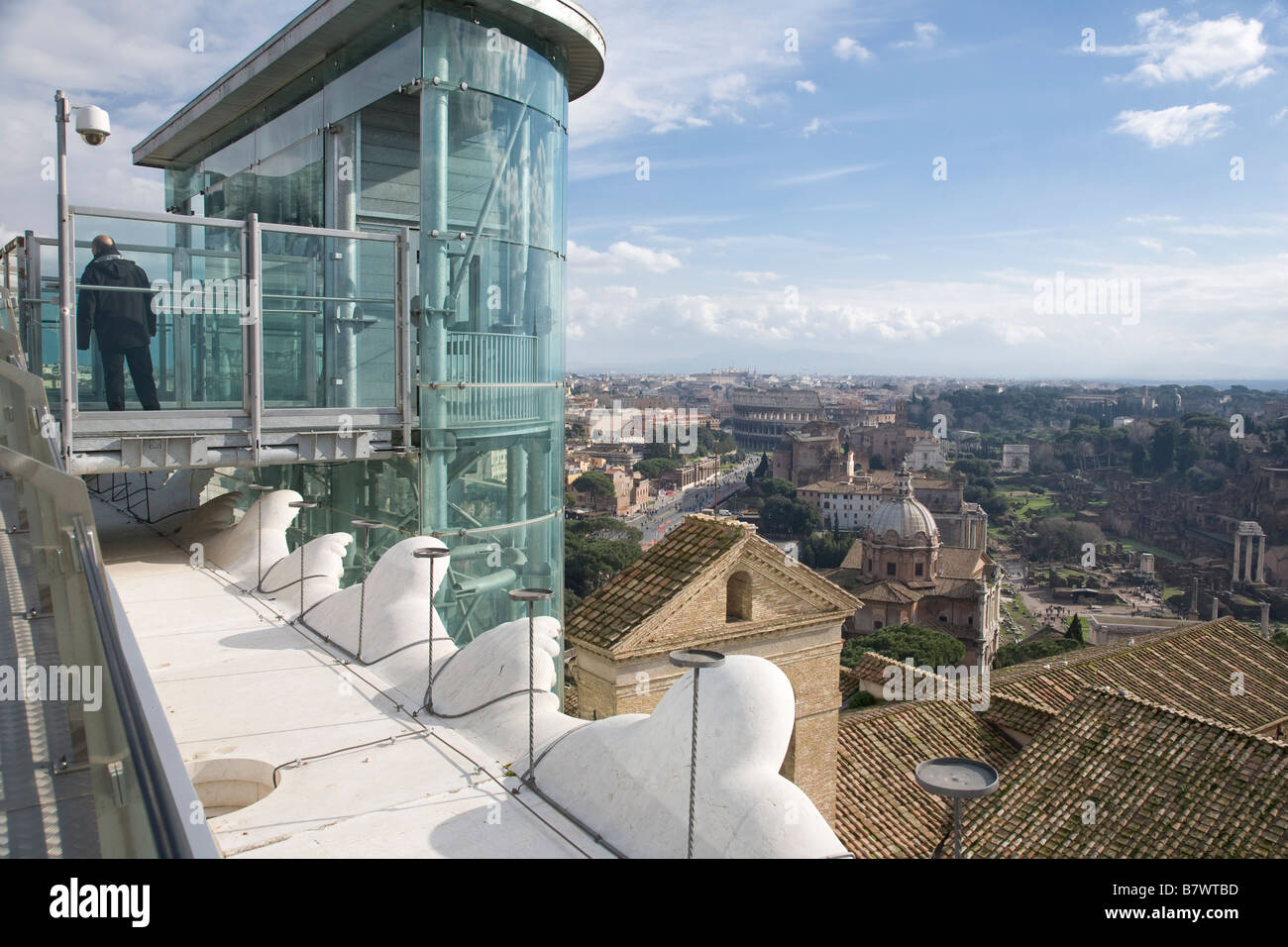 Glass lift hires stock photography and images Alamy