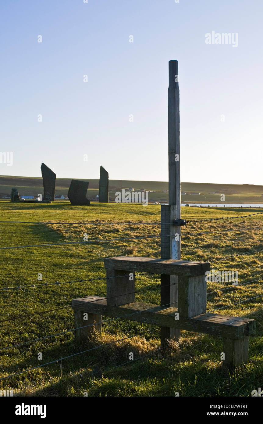 dh STENNESS ORKNEY Footpath style into field Standing stones of ...
