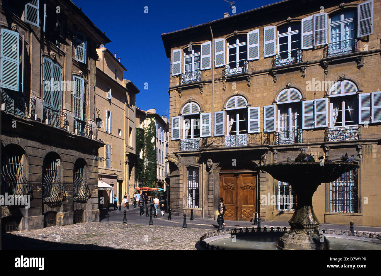 Fountain of albertas square hi-res stock photography and images - Alamy