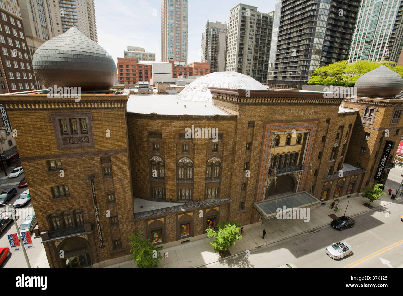 ILLINOIS Chicago Exterior of Bloomingdales home furnishings store in Stock Photo: 22084557 - Alamy