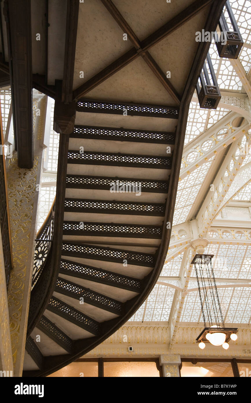 ILLINOIS Chicago Lobby interior of Rookery building designed by Frank Lloyd Wright stairway Stock Photo