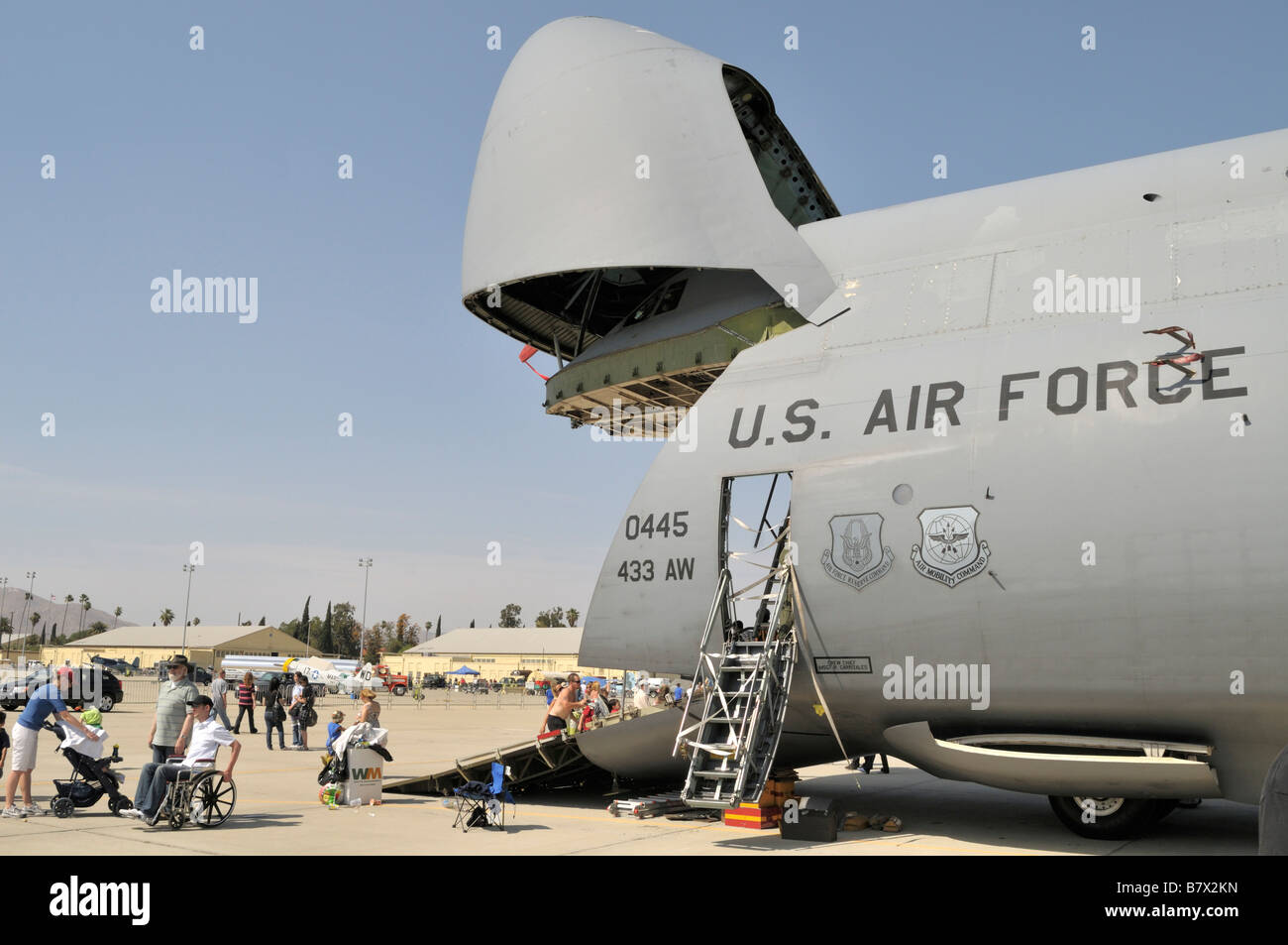 5 Galaxy Rear Ramp Galaxy c 5 hi-res stock photography and images - Alamy