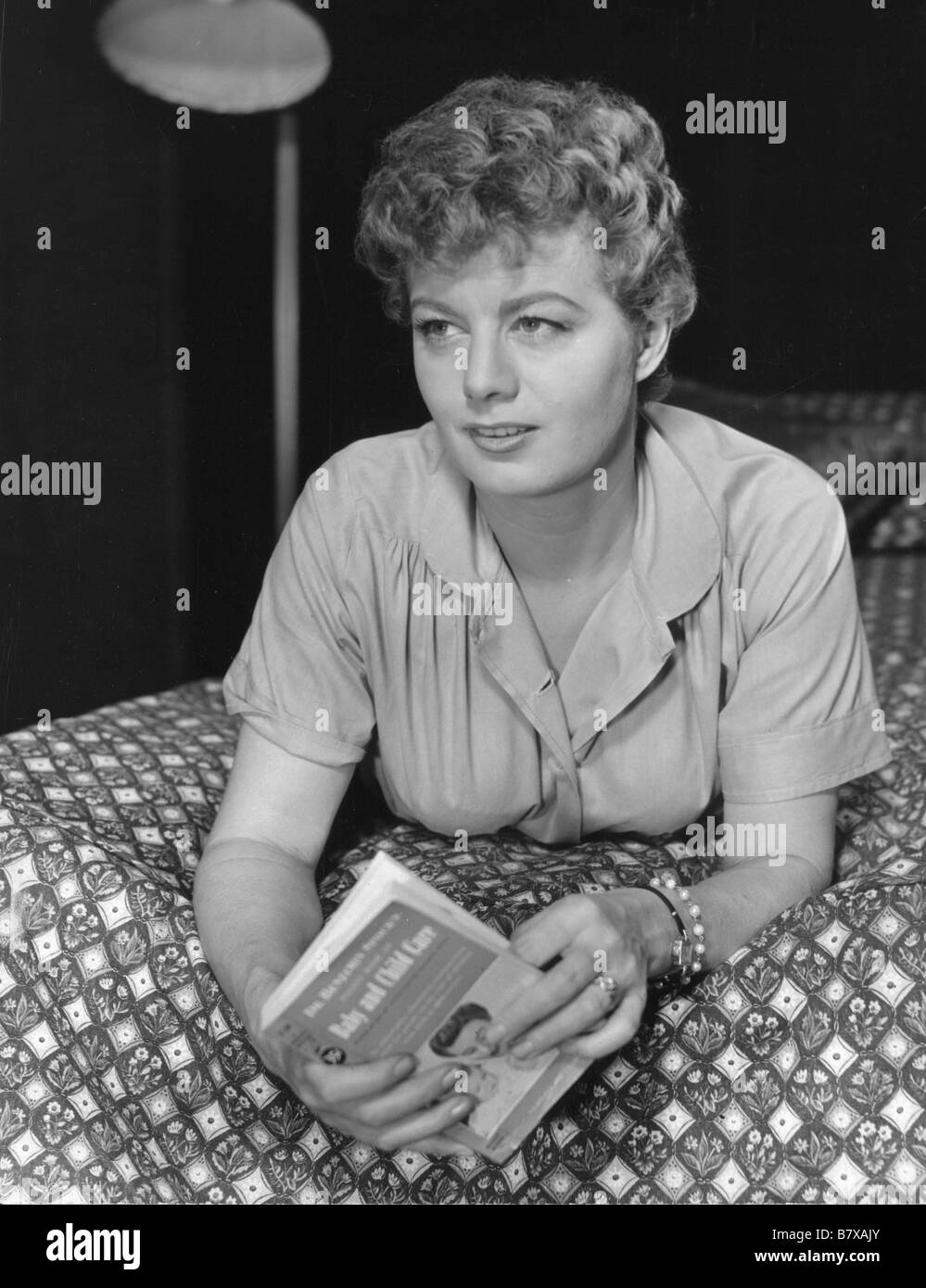 Shelley Winters Shelley Winters Shelley Winters Stock Photo Alamy