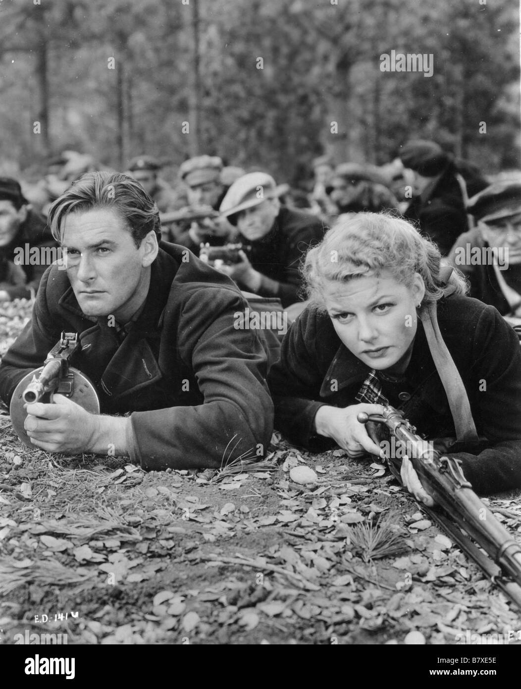 L'ange des ténèbres Edge of Darkness Year: 1943 USA Errol Flynn, Ann  Sheridan, Judith Anderson, Art Smith, Francis Pierlot Director: Lewis  Milestone Stock Photo - Alamy, image size:1052x1390