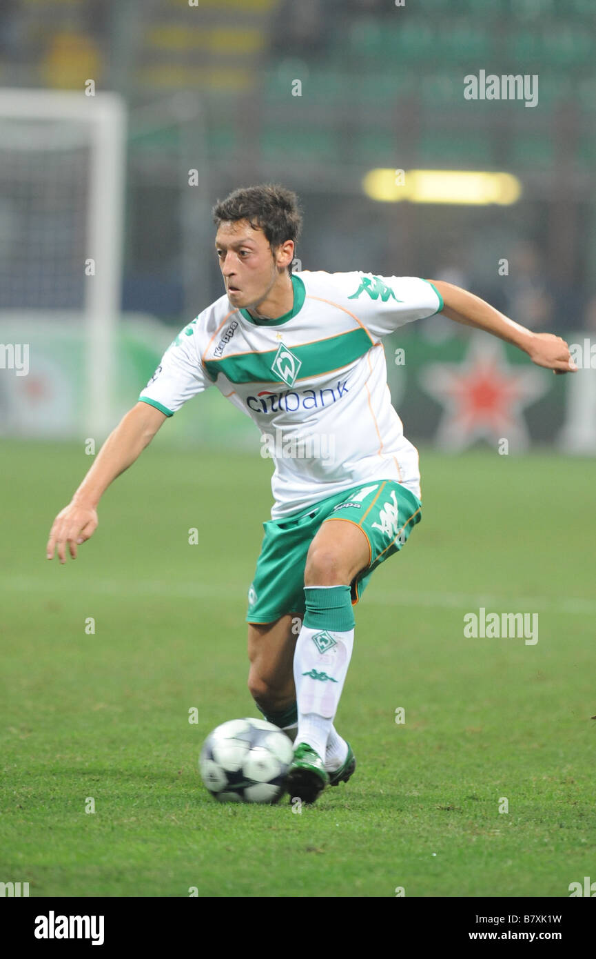 Mesut özil hi-res stock photography and images - Alamy Mesut özil hi-res stock photography and images - Alamy