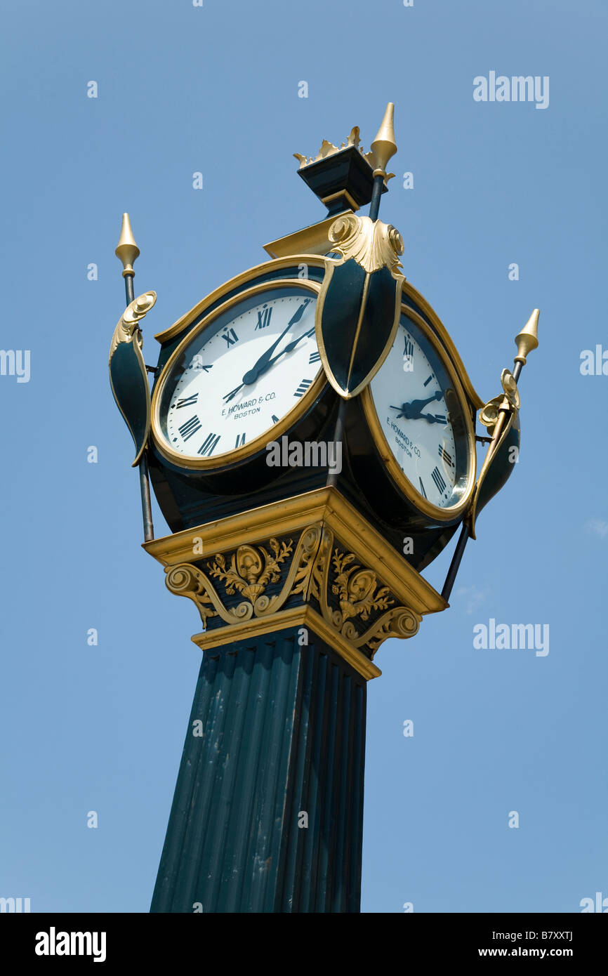 ILLINOIS DeKalb World War I memorial clock in park at small town intersection Stock Photo