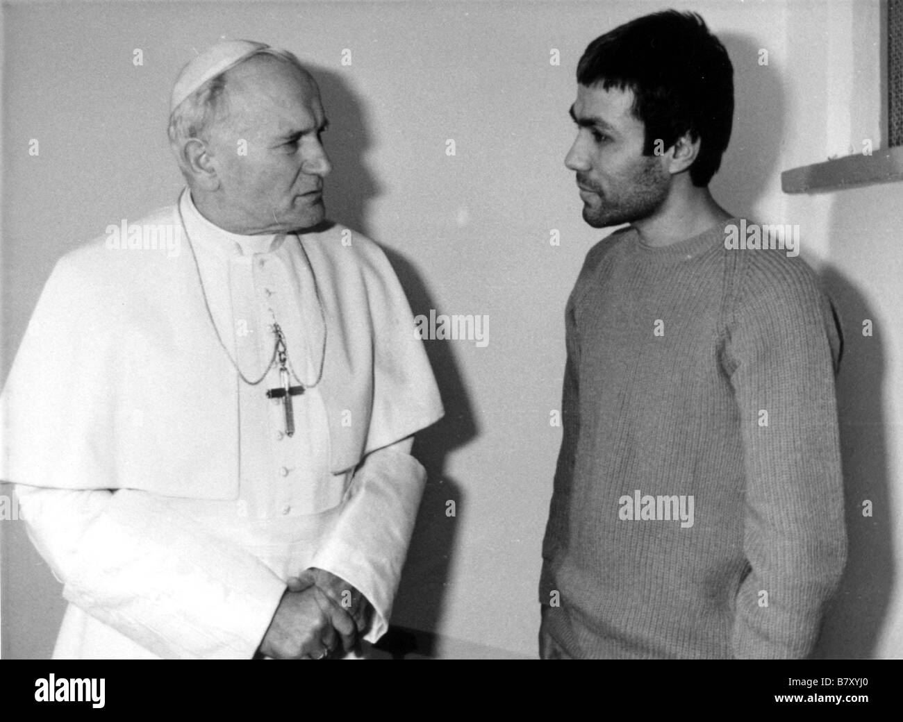 Jean-Paul II Pape Jean-Paul II Mehmet Ali Agca 27 Dec 1983 Pope John Paul II meets with Mehmet Ali Agca. Stock Photo