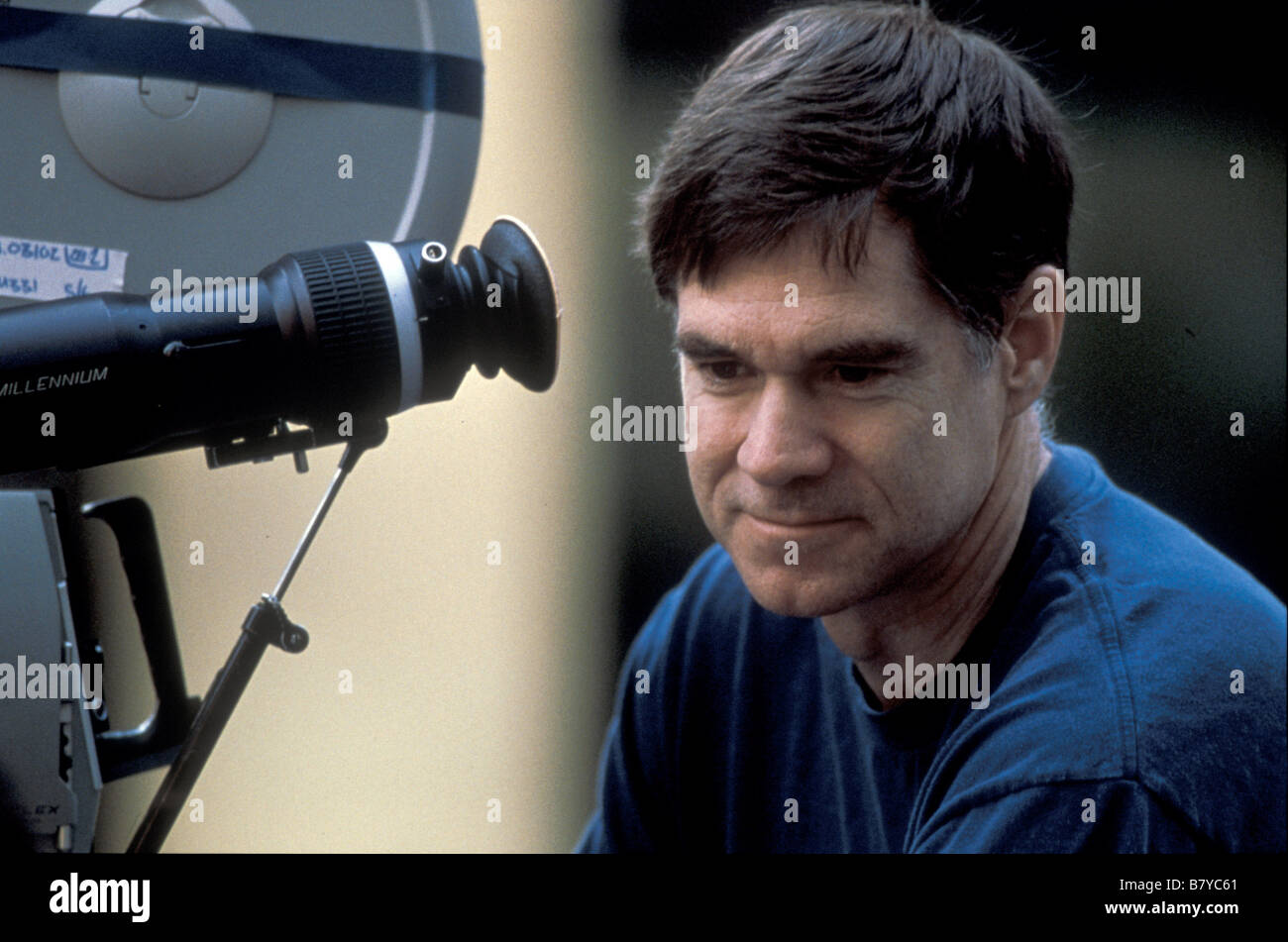 Gus Van Sant on the set Finding Forrester  Year: 2000 USA  Director: Gus Van Sant Stock Photo
