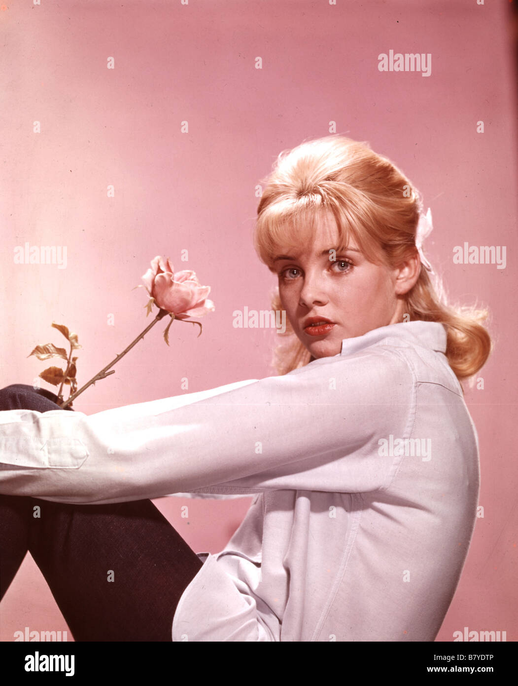 Sue lyon hi-res stock photography and images - Alamy