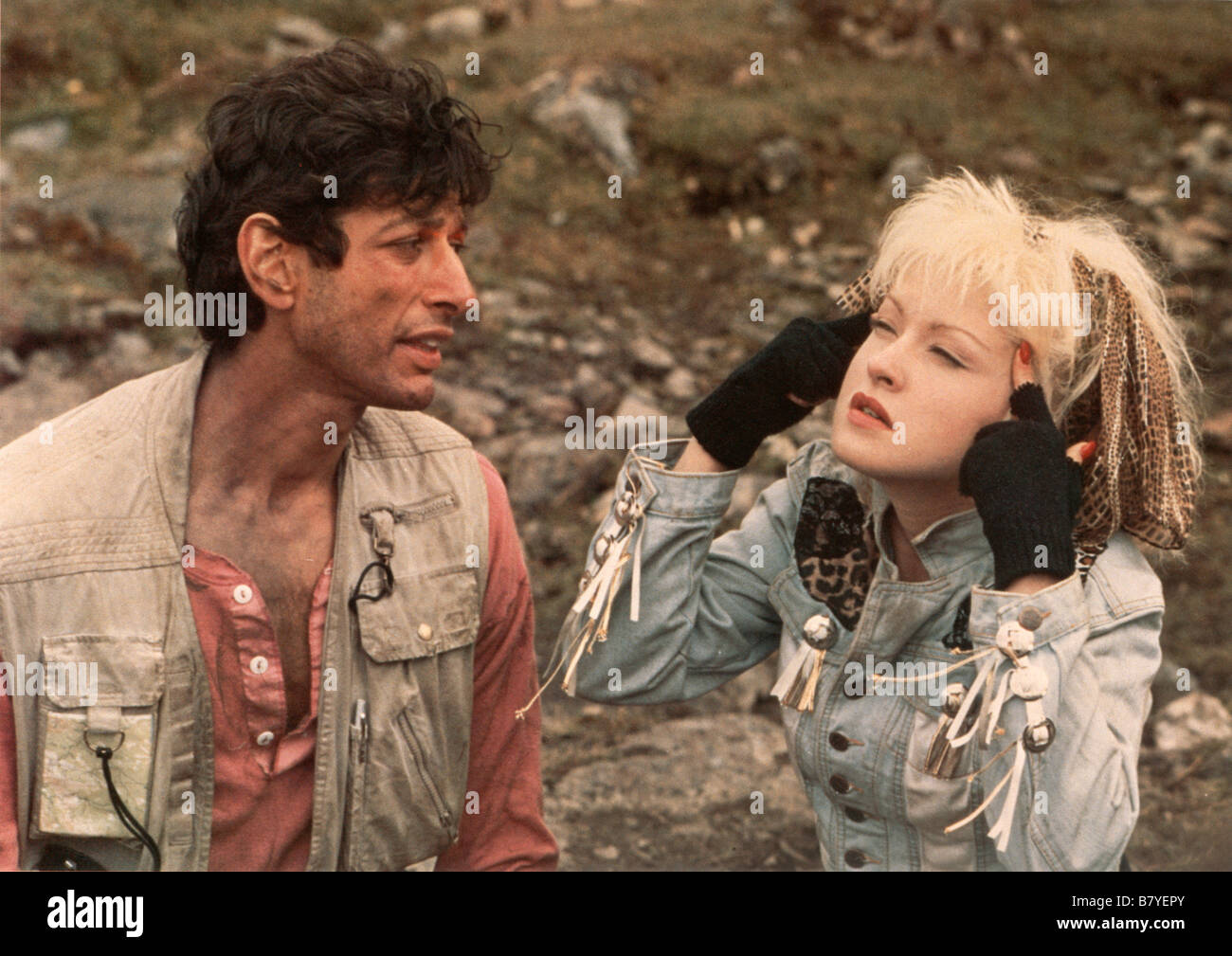 Vibes Year: 1988 USA Cyndi Lauper, Jeff Goldblum  Director: Ken Kwapis Stock Photo