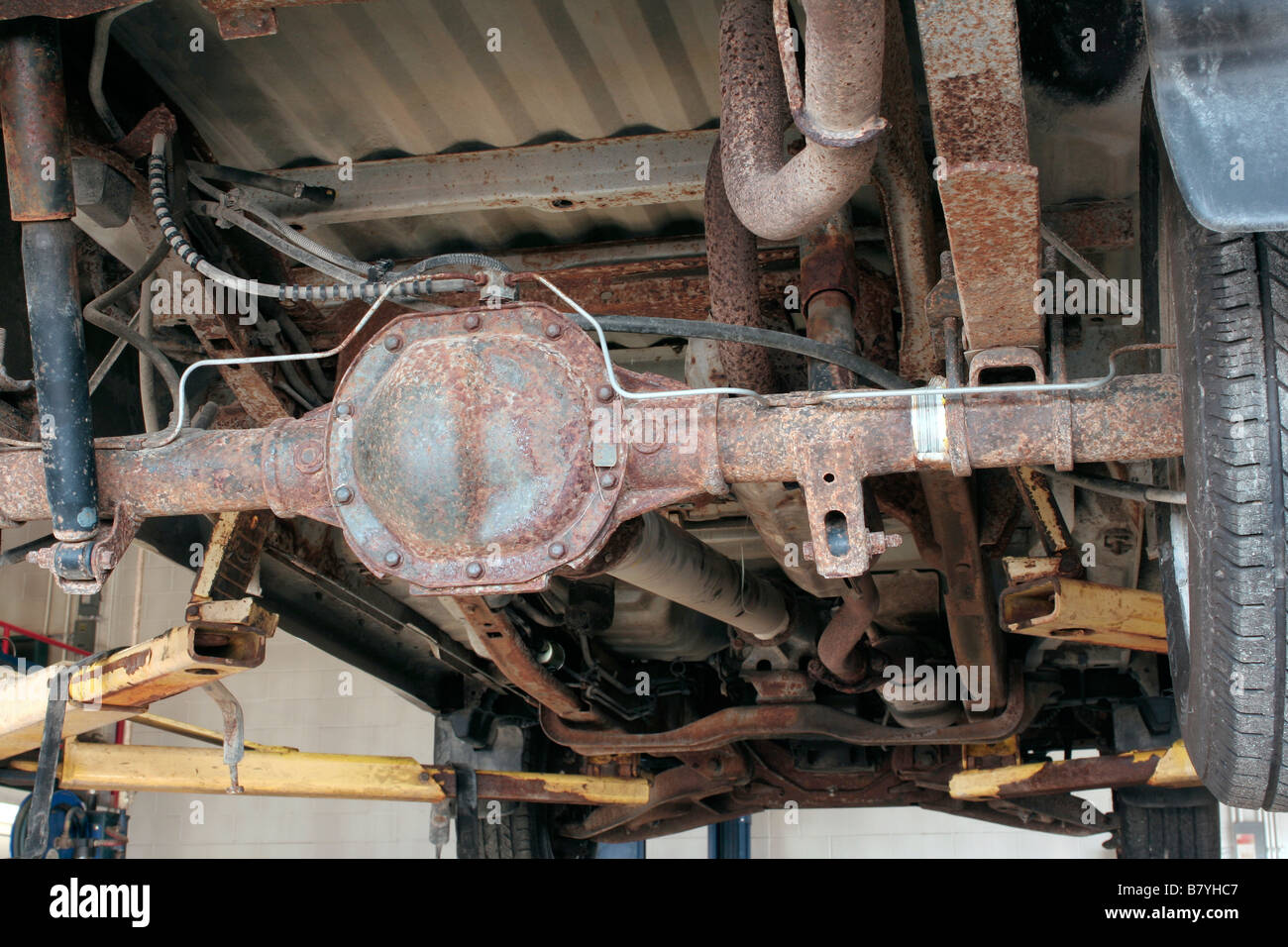 Underside truck hires stock photography and images Alamy