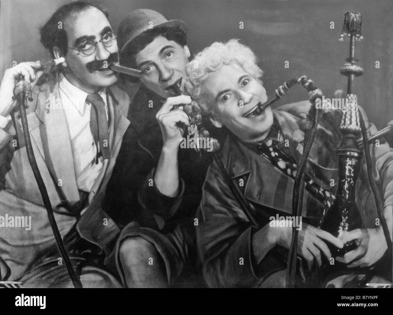 Une nuit à Casablanca A Night in Casablanca  Year: 1946 USA Les marx Brothers, Groucho Marx, Harpo Marx, Chico Marx  Director: Archie Mayo Stock Photo