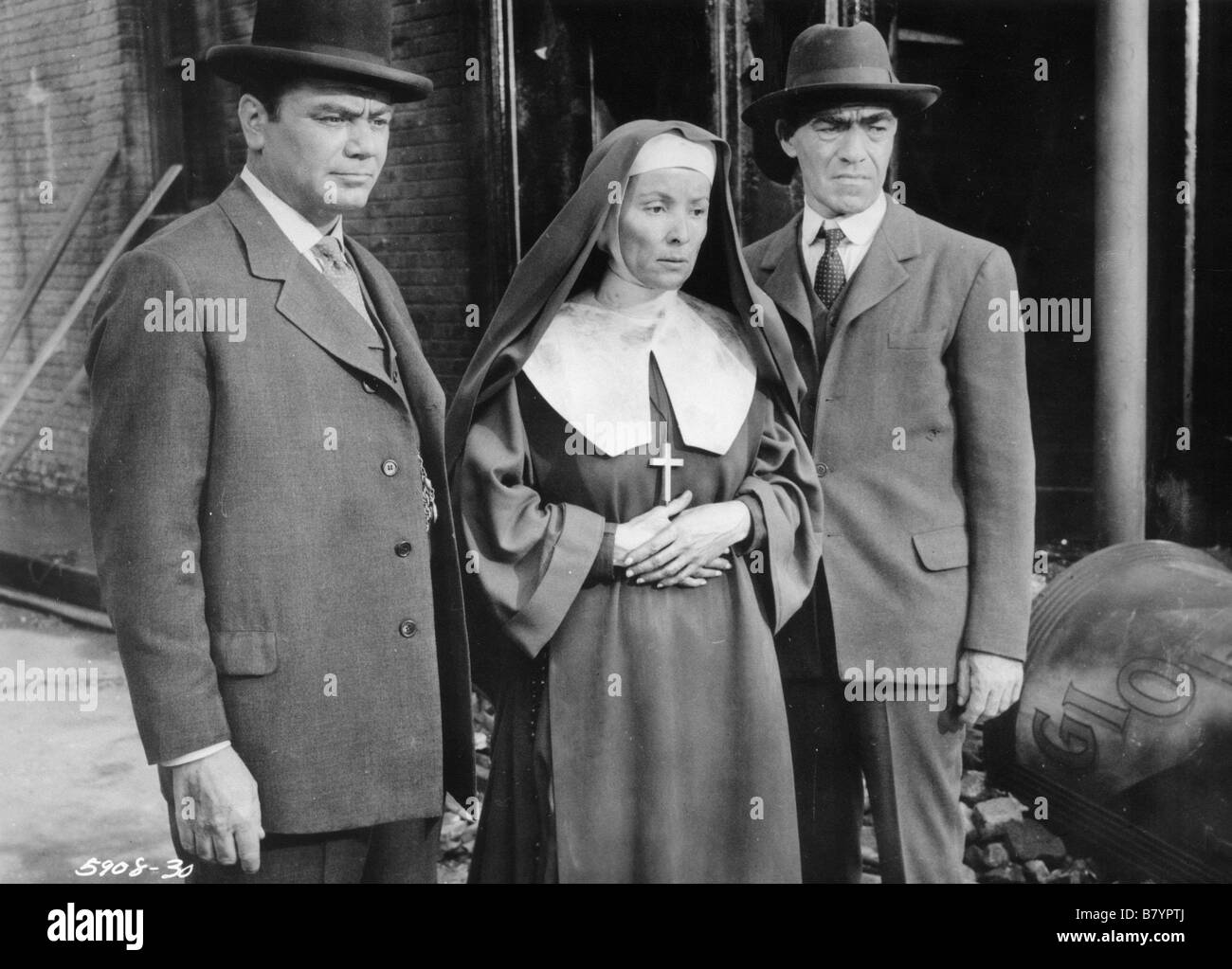 La mafia Pay or Die  Year: 1960 USA Ernest Borgnine , Mimi Doyle , Vito Scotti  Director: Richard Wilson Stock Photo