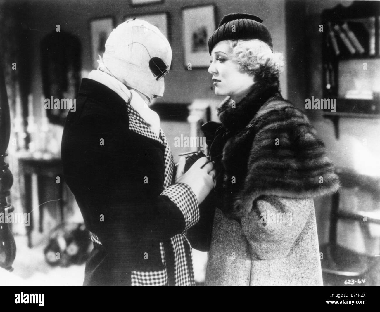 L'homme invisible The Invisible Man  Year: 1933 USA Director: James Whale  Claude Rains, Gloria Stuart Stock Photo