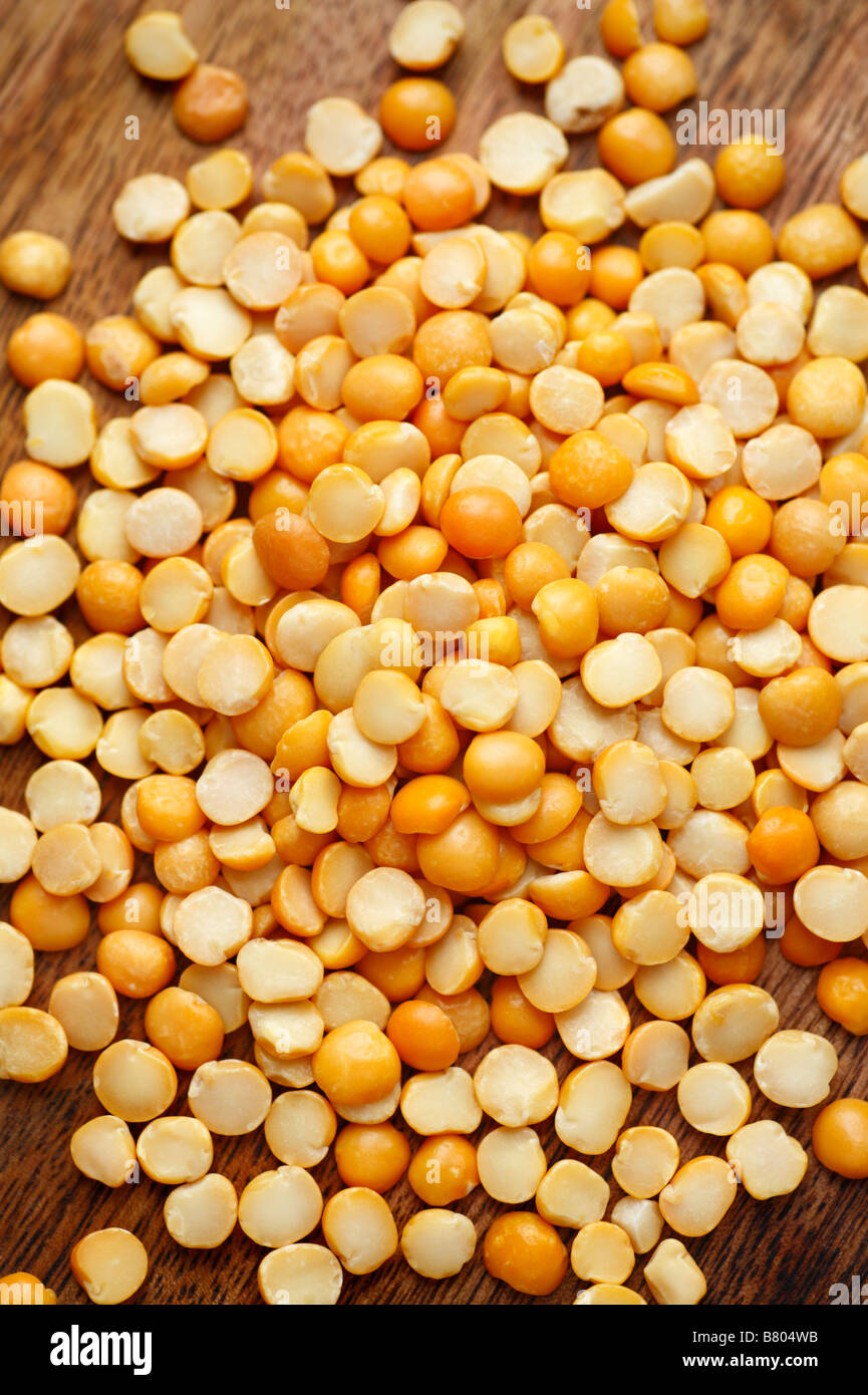 Yellow split peas Stock Photo Alamy