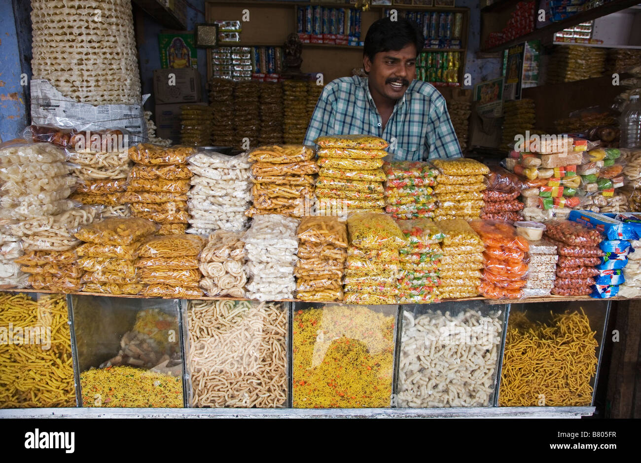Man selling snacks tamil nadu hires stock photography and images Alamy