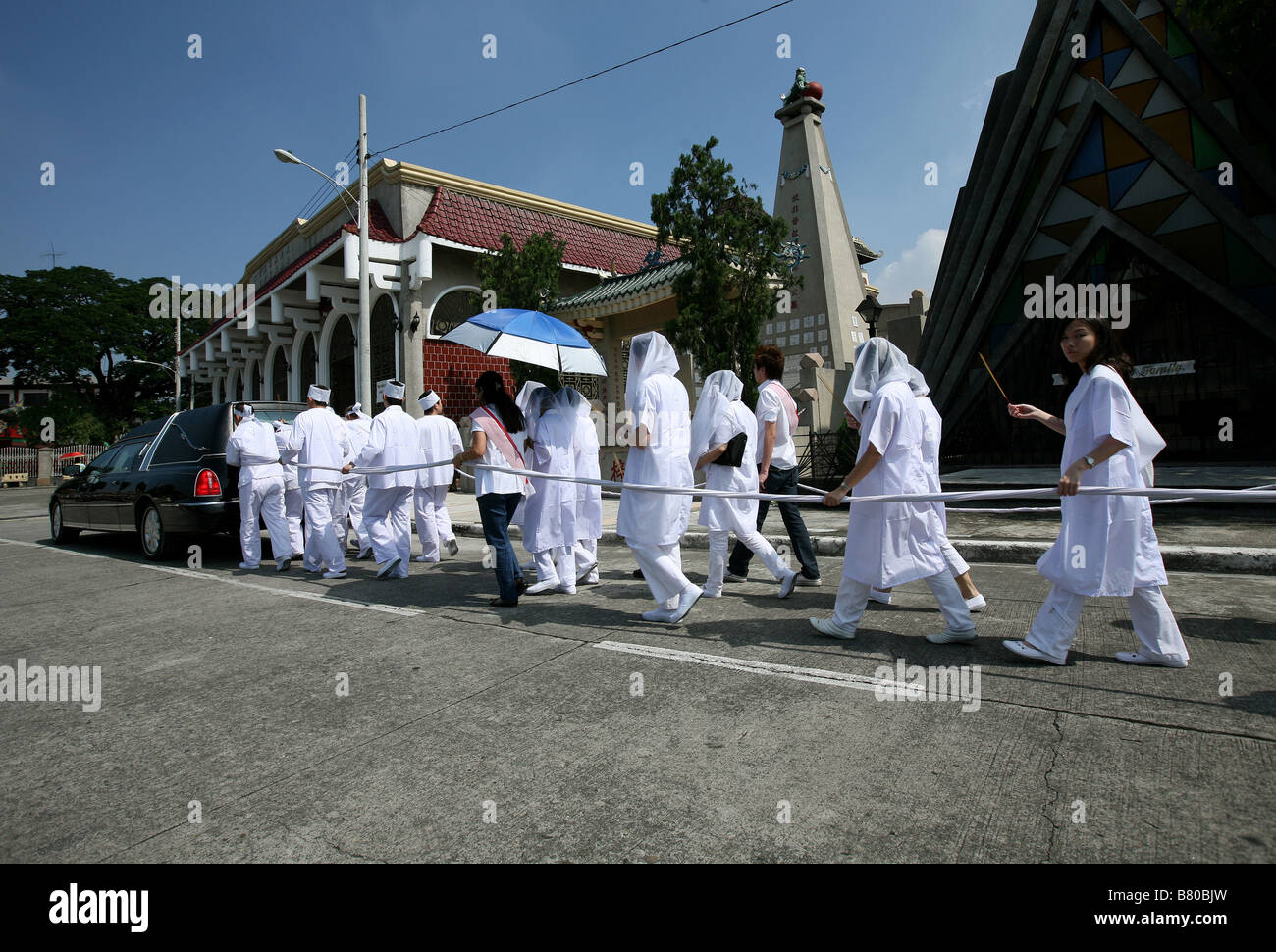 PHILIPPINES Manila A Chinese funeral in the The Manila Chinese Cemetery