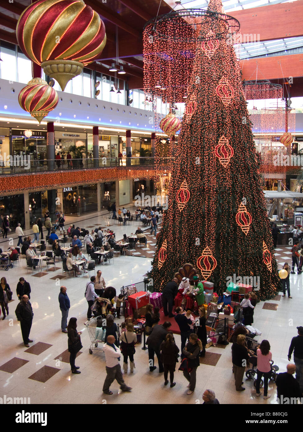 Christmas tree in shopping center La Cañada Marbella Spain Stock Photo -  Alamy