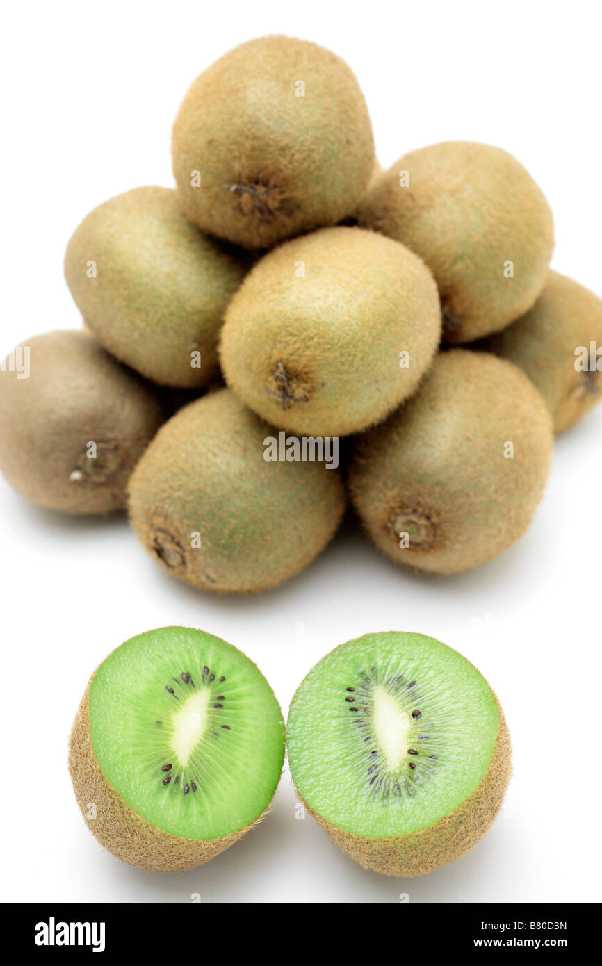 Pile raw kiwi fruit hi-res stock photography and images - Alamy