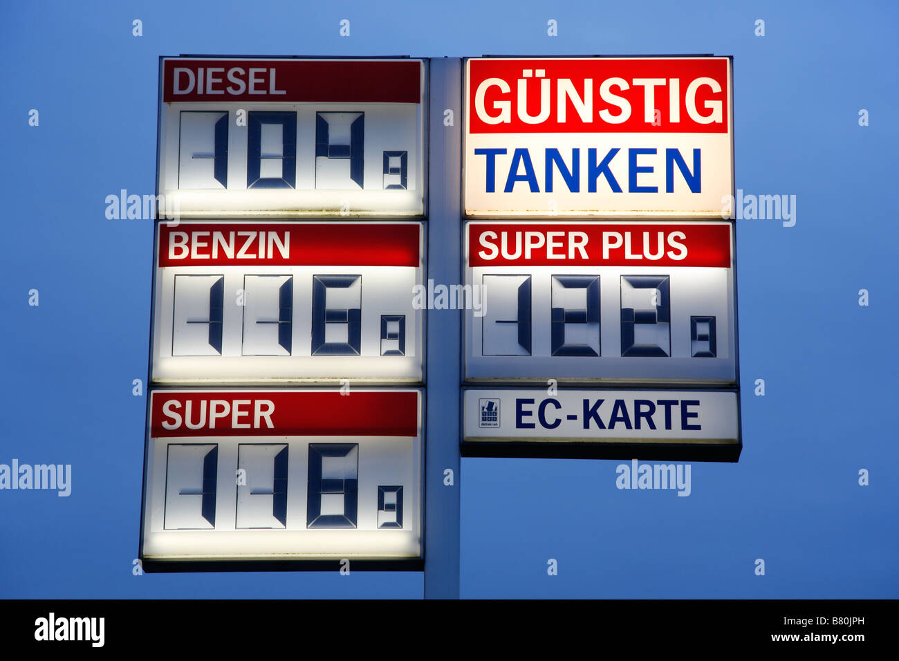 petrol station fuel price sign in Germany in January 2009; Preisanzeige an einer Tankstelle in Deutschland; 'günstig Tanken' Stock Photo