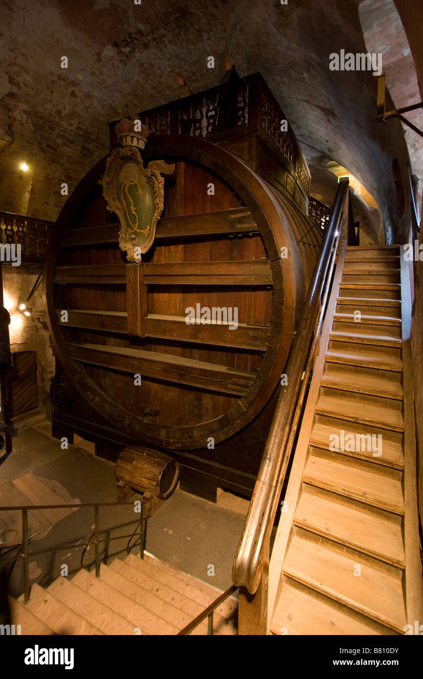 The big wine barrel in Heidelberg castle Stock Photo Alamy