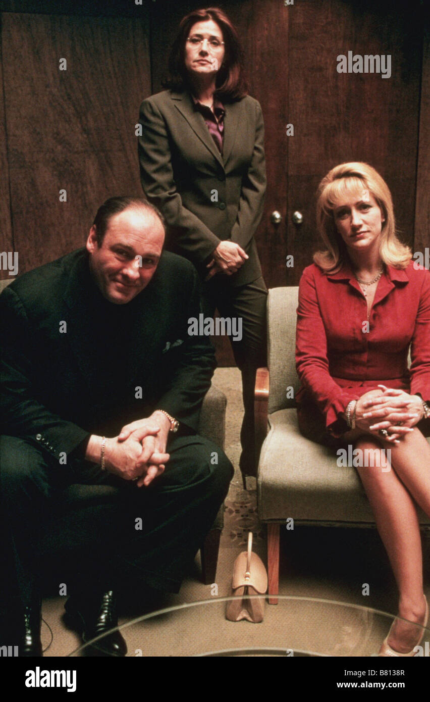 The Sopranos   TV-Series 1999-2007 USA 2004 Season 5  Created by David Chase Edie Falco, Lorraine Bracco, James Gandolfini Stock Photo