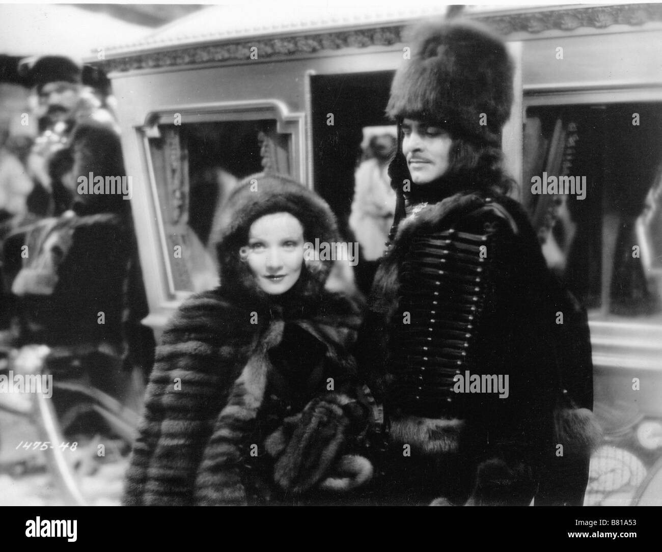 L'imperatrice rouge the scarlett empress  Year: 1934 USA Marlène Dietrich, John Lodge  Director: Josef von Sternberg Stock Photo