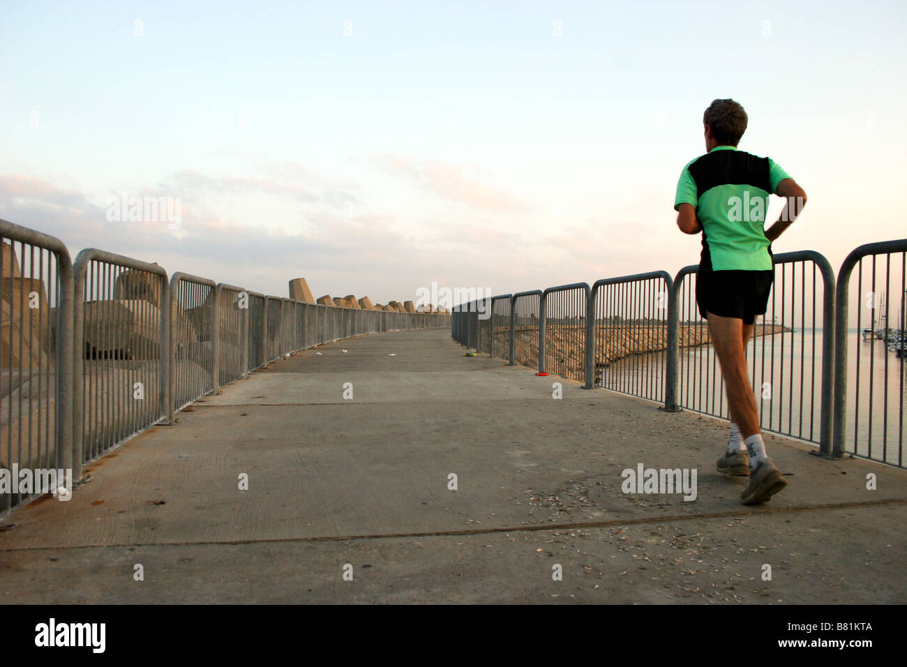 Tel aviv jetty hi-res stock photography and images - Alamy