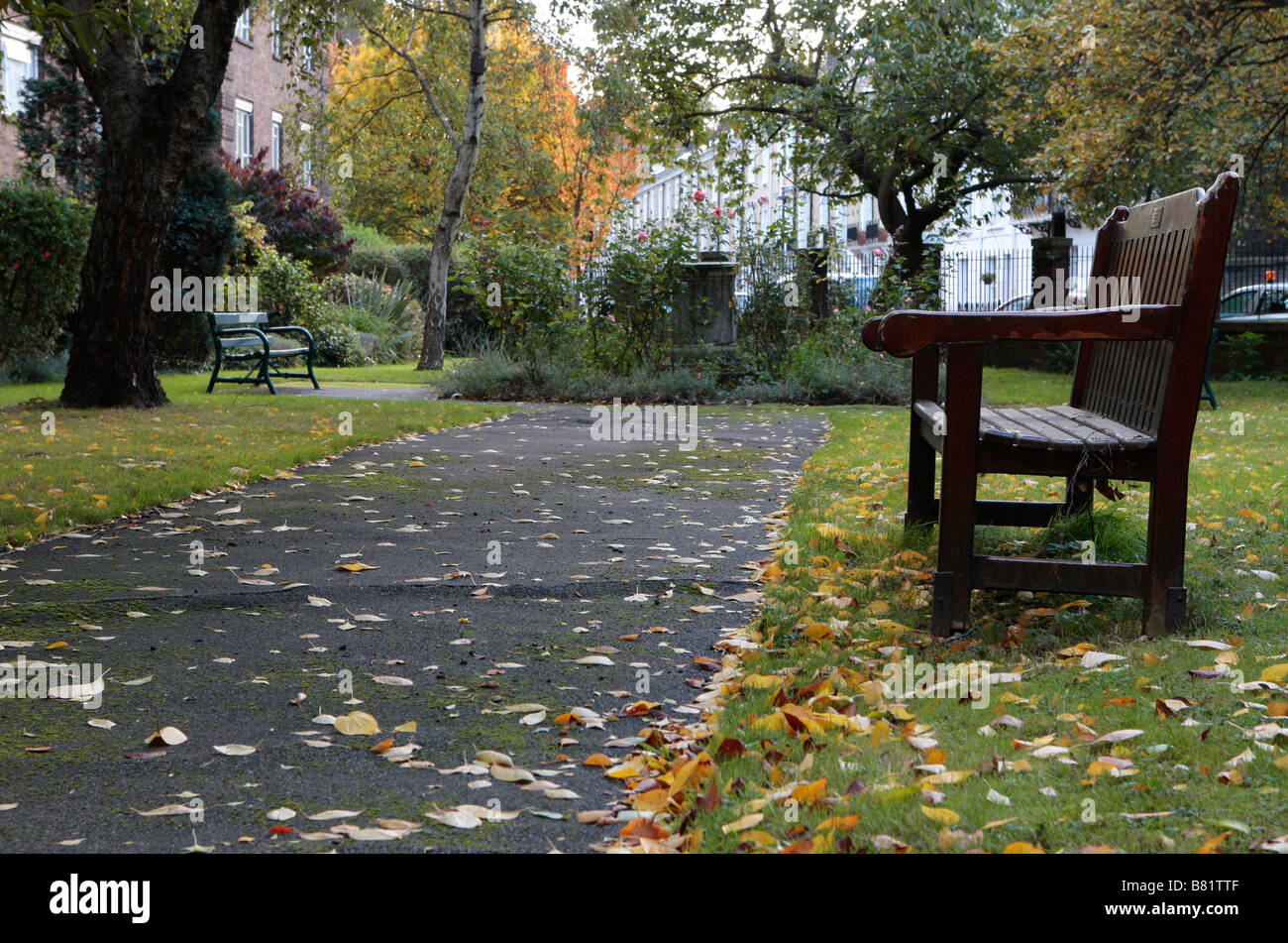 General view of the garden on a London housing estate Stock Photo - Alamy