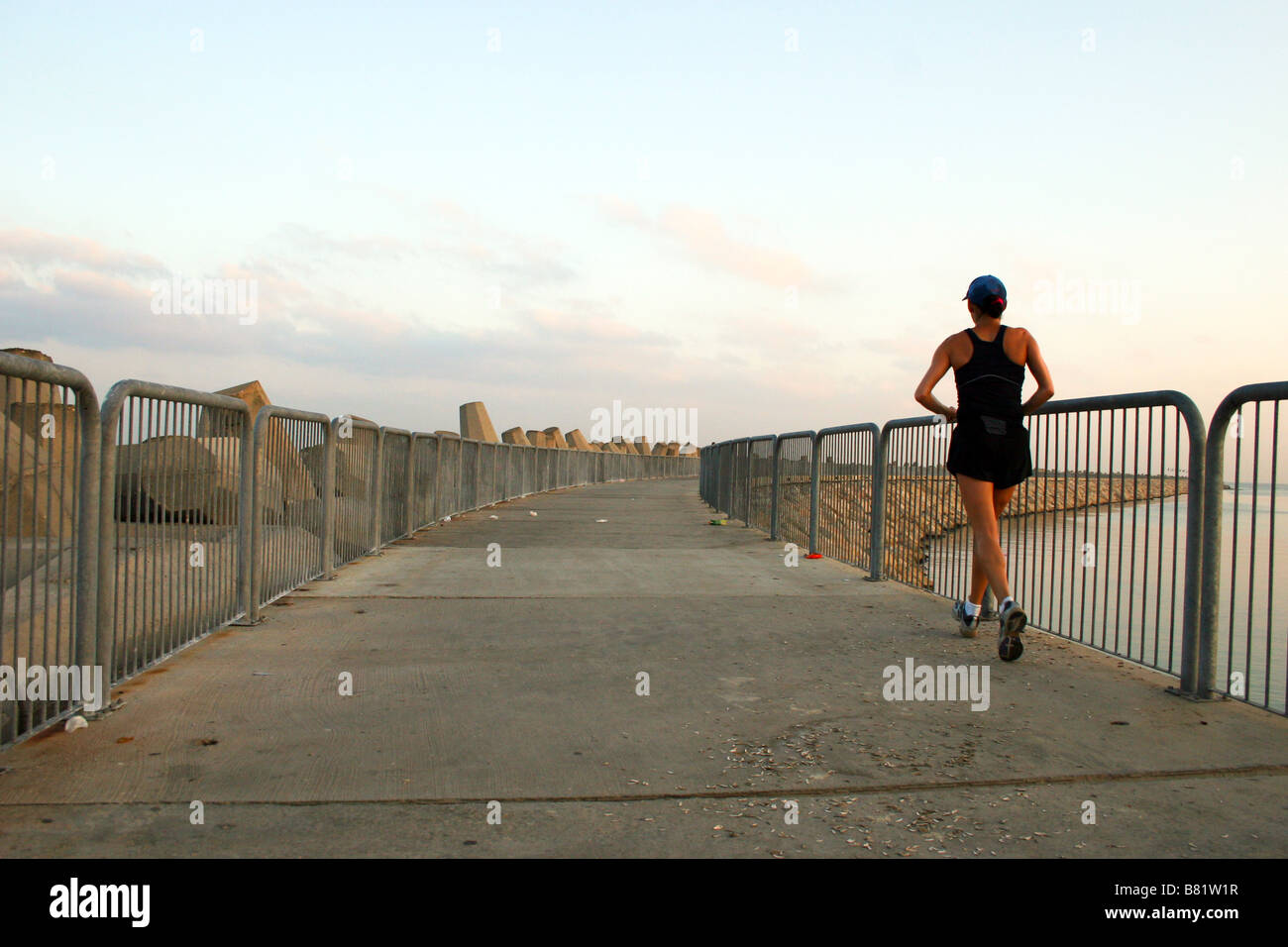 Tel aviv jetty hi-res stock photography and images - Alamy