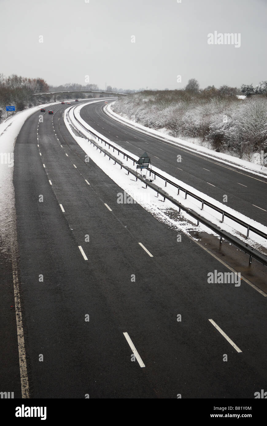 Empty surrey motorway hi-res stock photography and images - Alamy