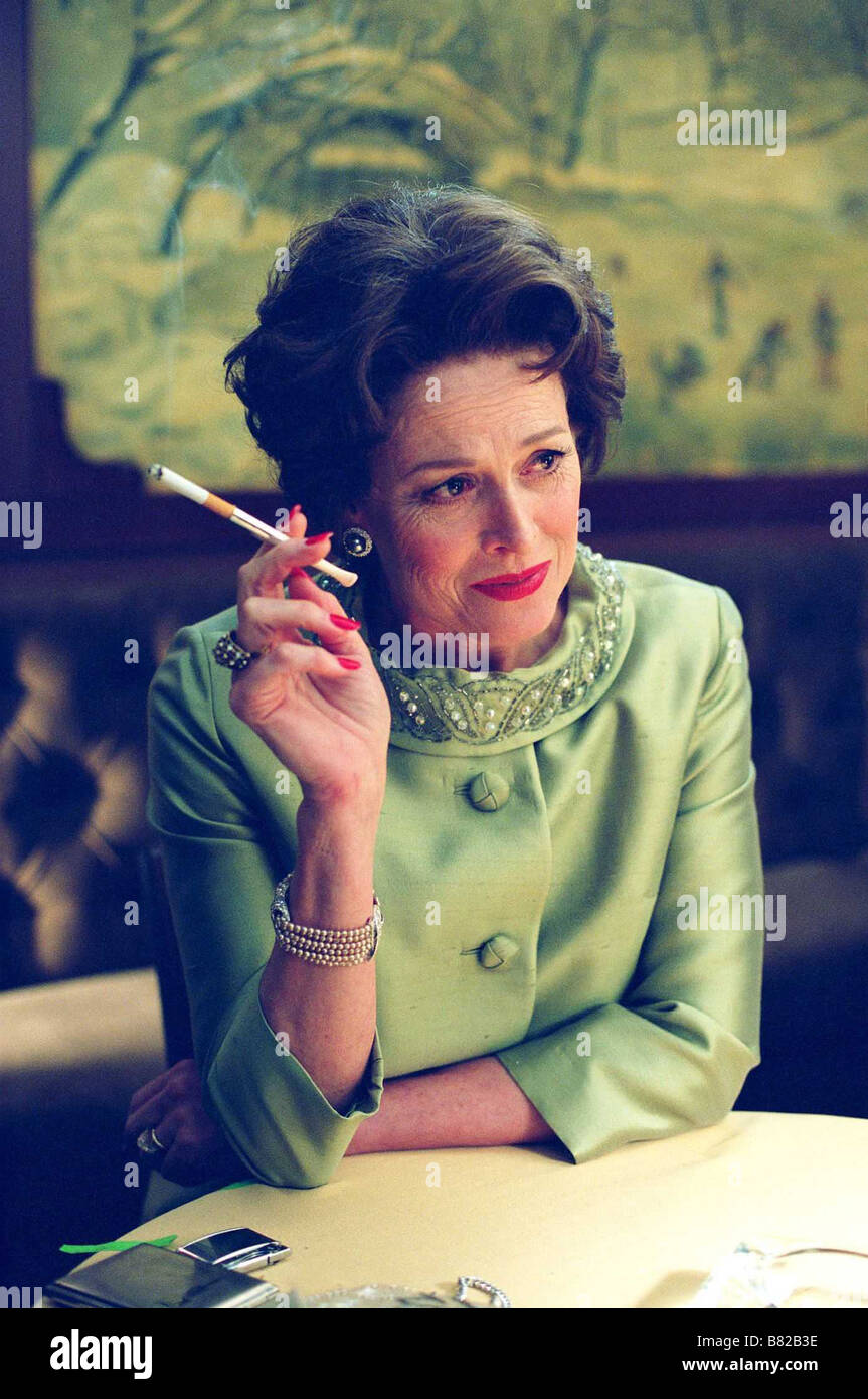 Scandaleusement célèbre Infamous Year: 2006 USA Sigourney Weaver Director:  Douglas McGrath Stock Photo